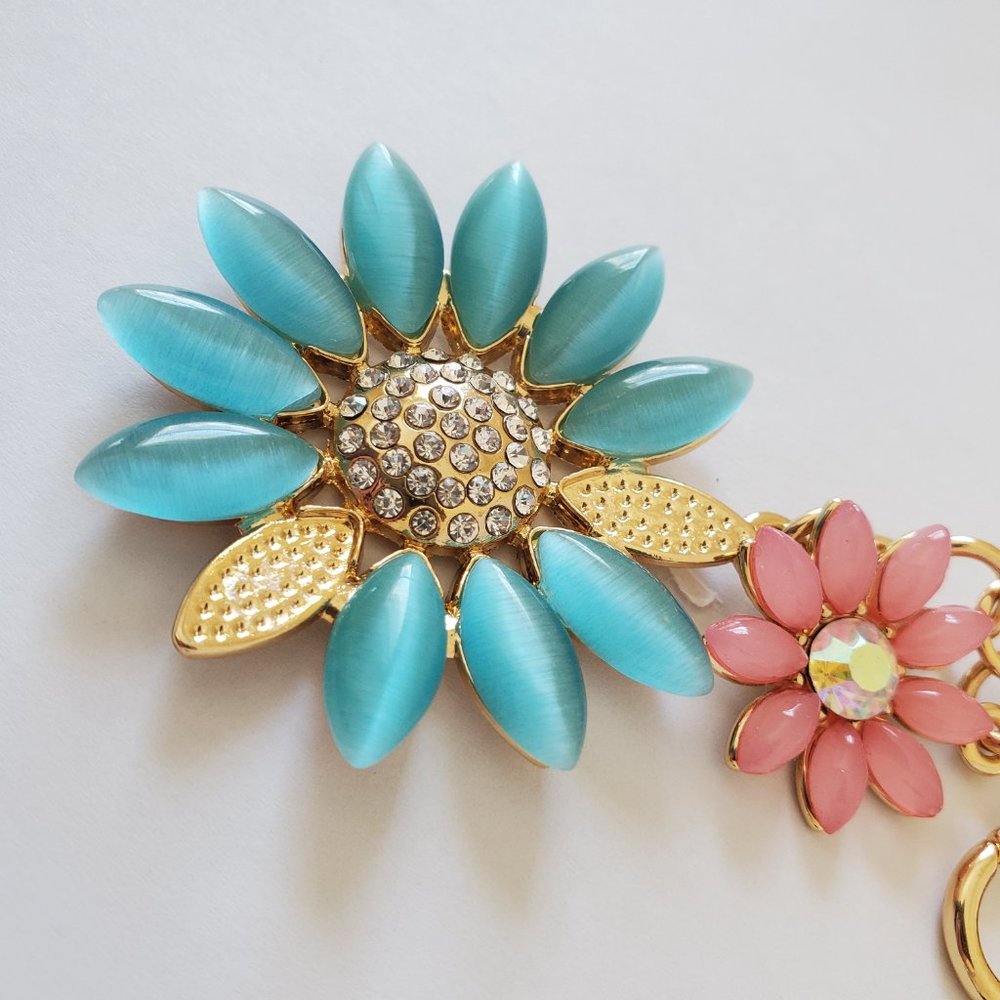 Flowers Keychain - Picture 5 of 6